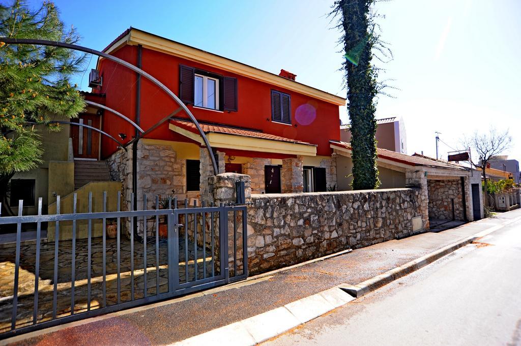 Trapan Apartment Пула Екстериор снимка